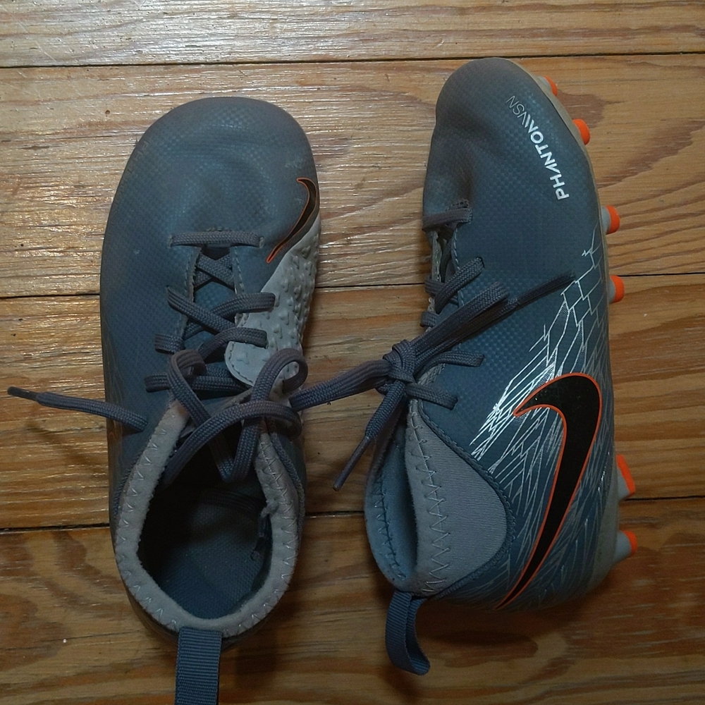 Nike phantom soccer cleats